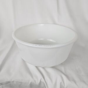 Vintage Milk Glass Mixer Mixing Bowl Unbranded  8 1/2" Diameter